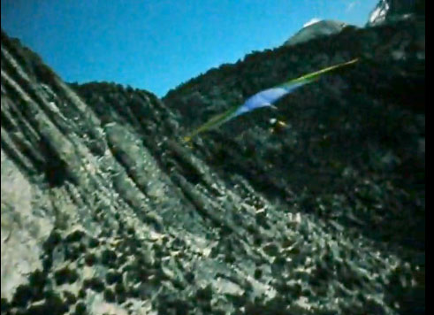 Hang glider in Yosemite in Soarin'