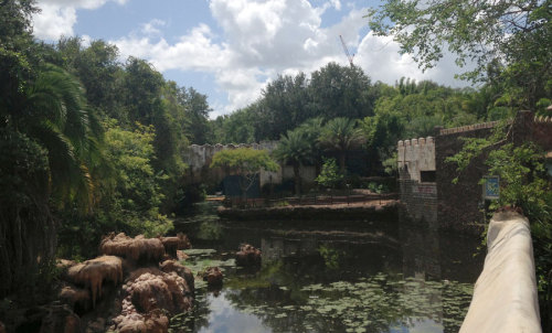 Beautiful panoramic vista of the pathway to Pandora, obscured by ugly green canvas screen.