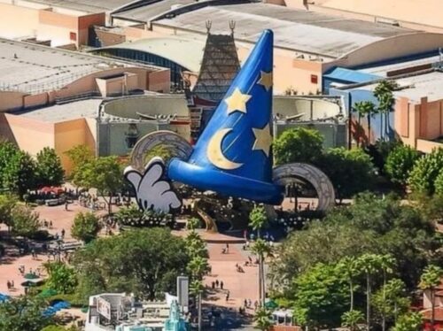The Sorcerers Hat at Disney's Hollywood Studios. The spires on the Chinese Theatre are gone.