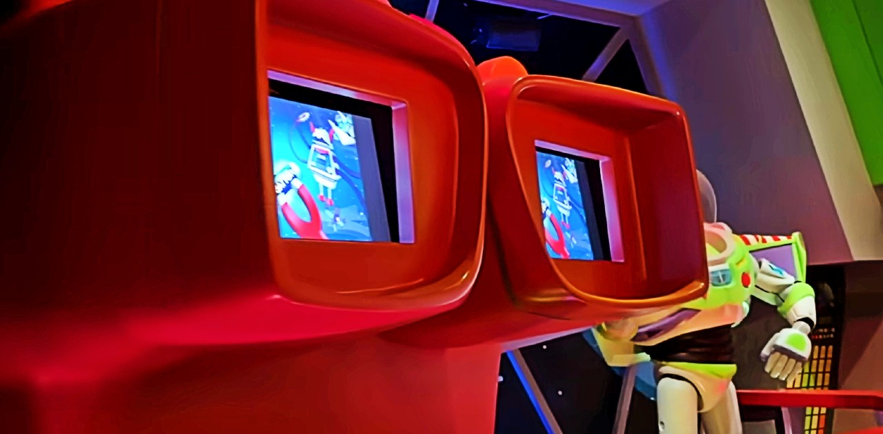 View-Master in queue for Buzz Lightyear Space Ranger Spin